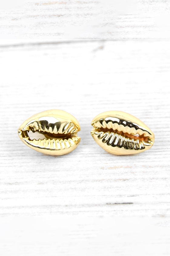 Shell earrings gold